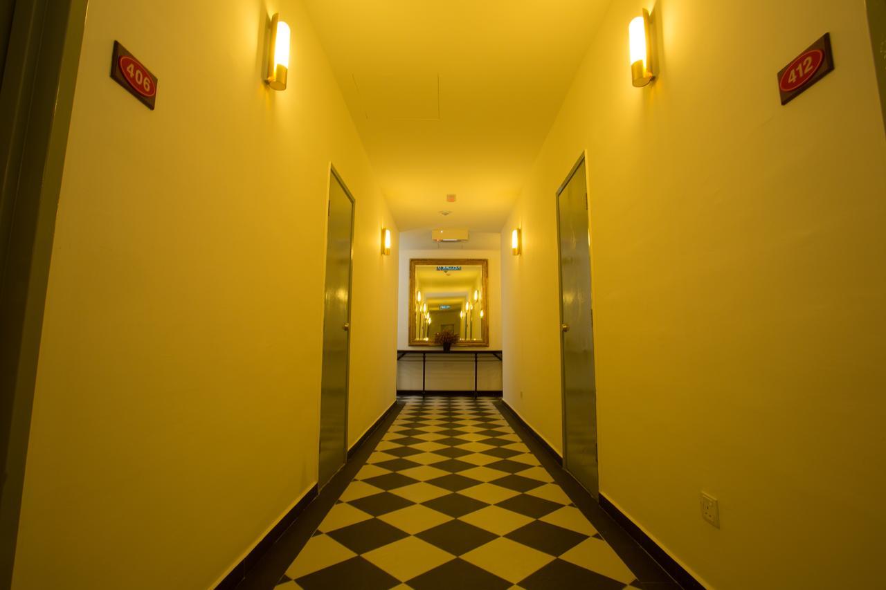 Akar Jalan Tar Hotel *